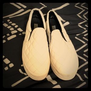 White slip on sneakers Good Condition